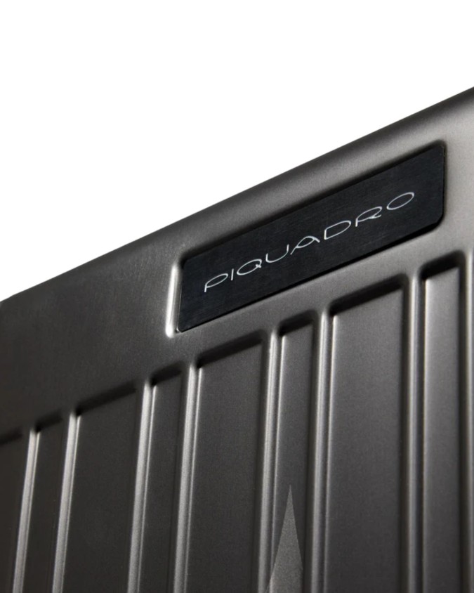 Piquadro - Trolley Medio rigido in alluminio 4 ruote Collezione Maserati