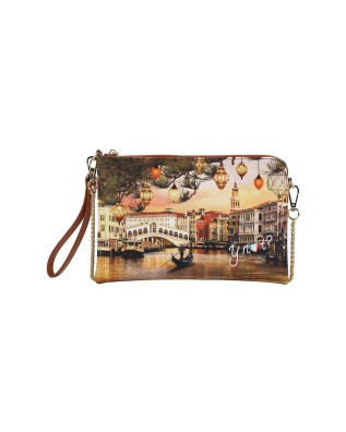  Ynot - Clutch con Tracolla e Polsiera in Ecopelle Stampa Città 2