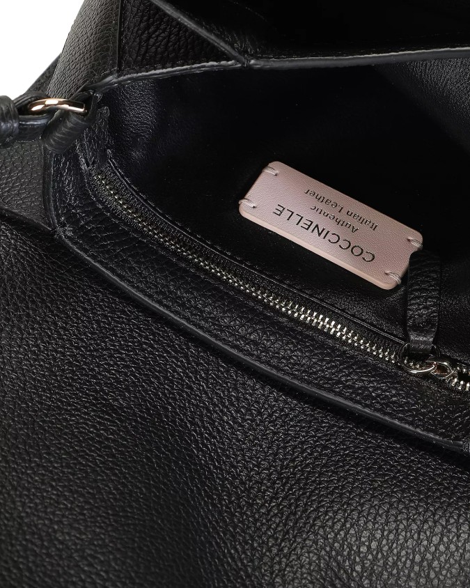  Coccinelle – Borsa a tracolla in pelle con patta C-ME