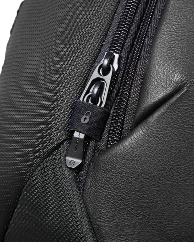 Piquadro – Travel backpack for a...