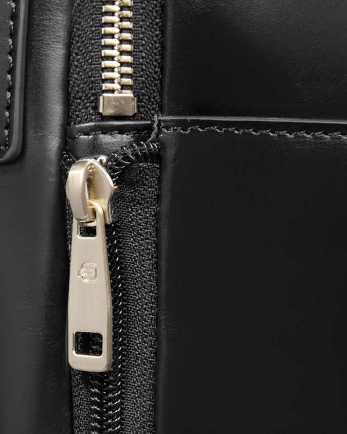  Piquadro – Zaino donna in pelle porta pc 14’’ a due comparti