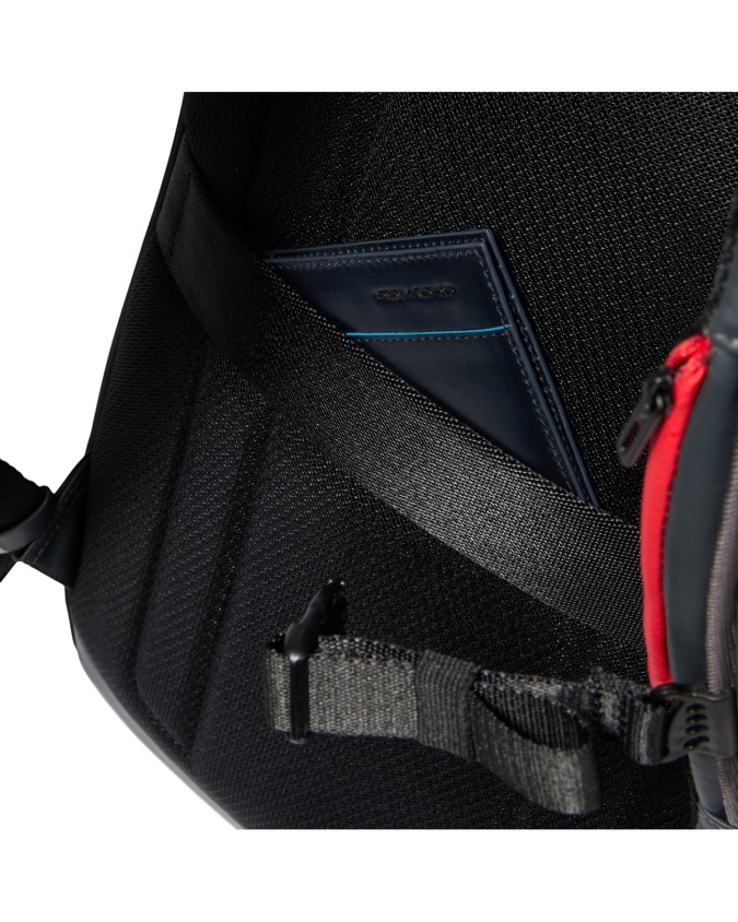 Piquadro - Men's leather backpack...