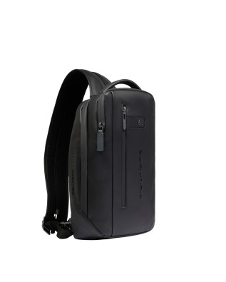  Piquadro - Zaino uomo monospalla in pelle con due scomparti 2