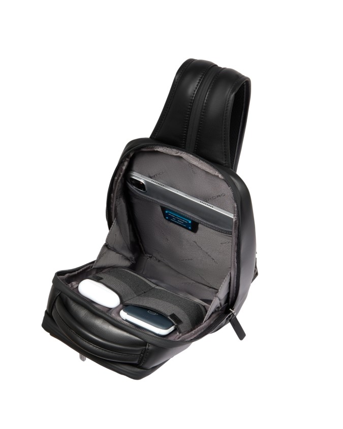 Piquadro - Men's single-strap leather...
