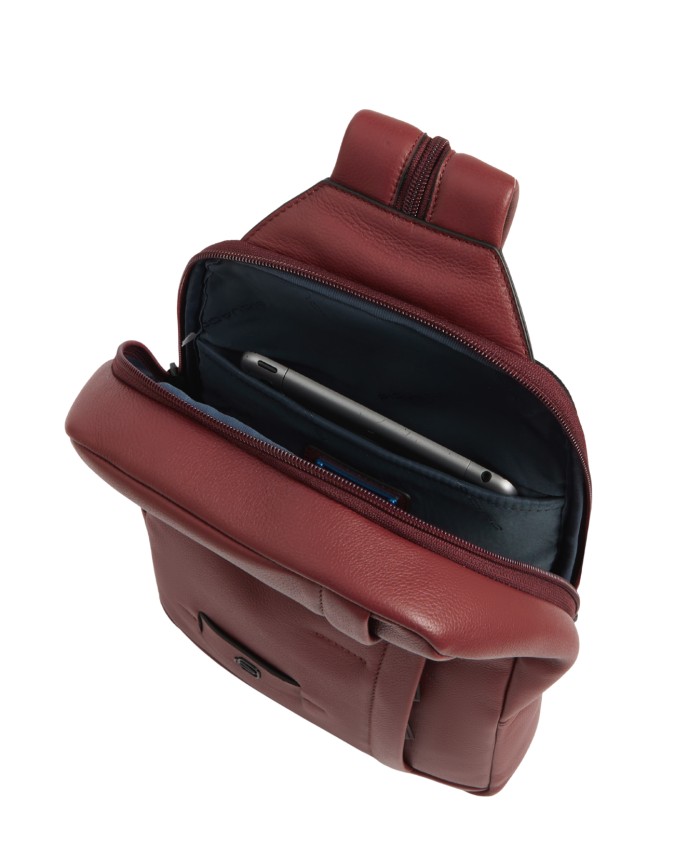  Piquadro - Zaino monospalla uomo in pelle porta iPad® RFID