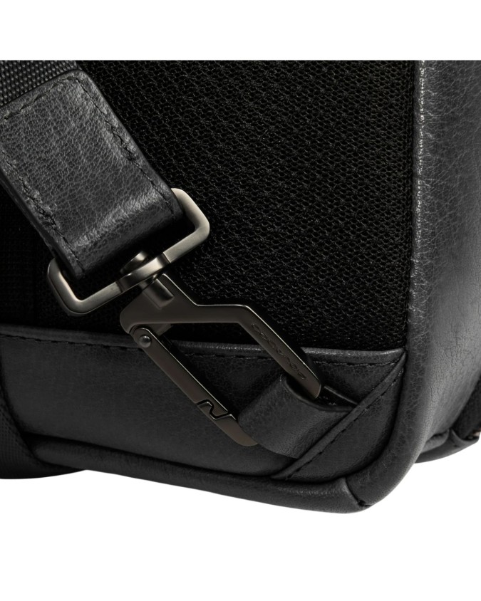  Piquadro - Zaino monospalla uomo in pelle porta iPad®mini Solm