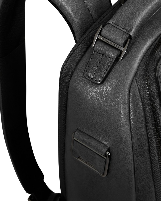Piquadro - Customizable men's leather...