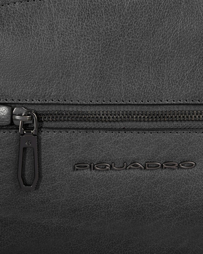 Piquadro - Customizable men's leather...