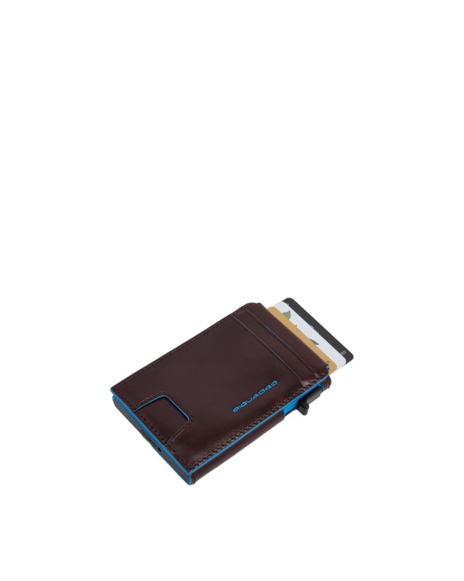 Piquadro - Leather and metal credit...