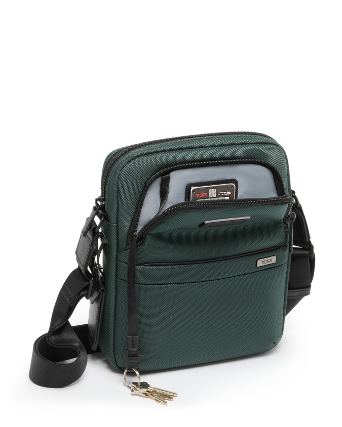 Tumi - Compact leather shoulder bag made of Alpha 3 ballistic