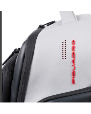 Connequ Piquadro: lo Smart Tracker per connetterti con bagagli ed accessori  - Studioarch.com