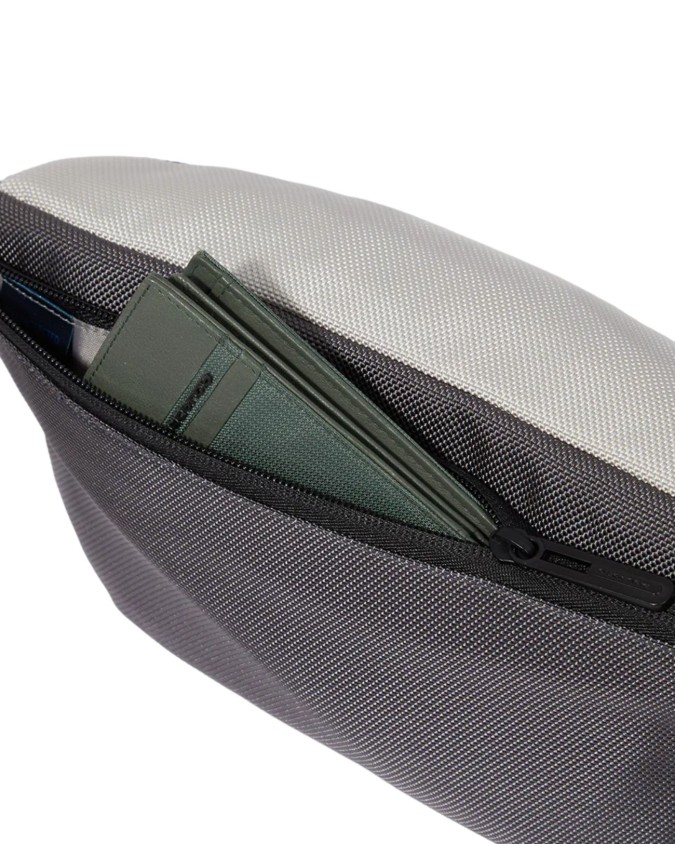 Piquadro - Marsupio uomo in pelle e tessuto riciclato RFID