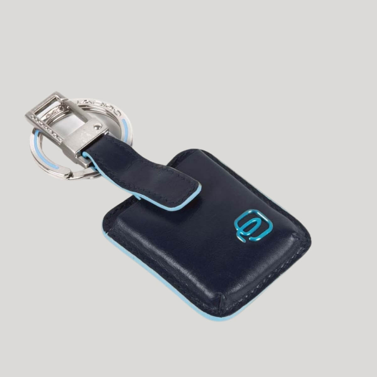 Connequ Piquadro: lo Smart Tracker per connetterti con bagagli ed accessori  - Studioarch.com